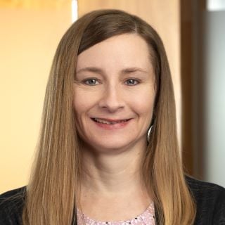 Beth Kidwell headshot